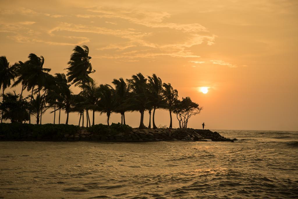 Avani Kalutara Resort Exterior foto